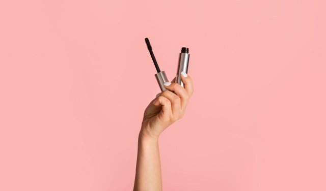 From Water Resistance to Longevity: The Innovations in Waterproof Mascara