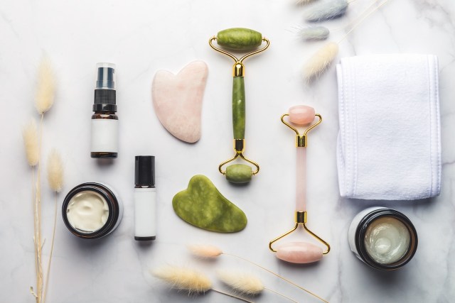 Ageless Beauty: Top 5 Natural Contouring Techniques Perfect for Over 40s